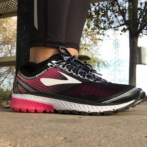 brooks ghost 10 size 6.5